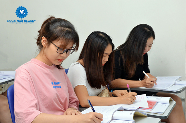 </p><div style="text-align: center;">Đặc điểm nổi bật của khóa học tiếng Hàn tại NewSky dành cho sinh viên ĐH Công Thương</div><p>