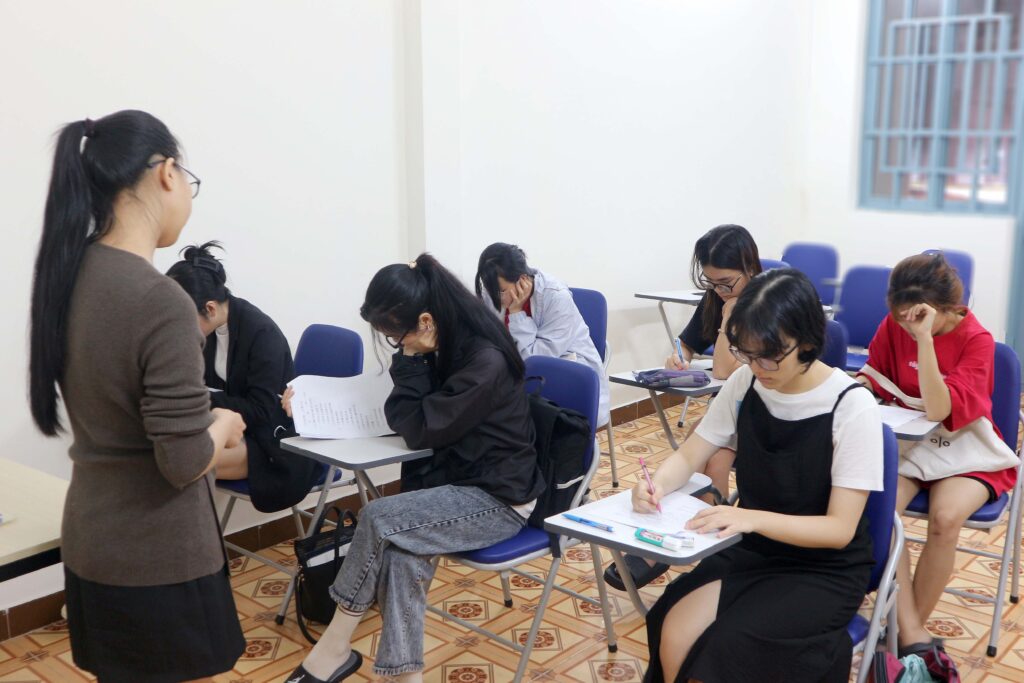 </p><div style="text-align: center;">Những lợi ích khi người mất gốc học tiếng Hàn online</div><p>