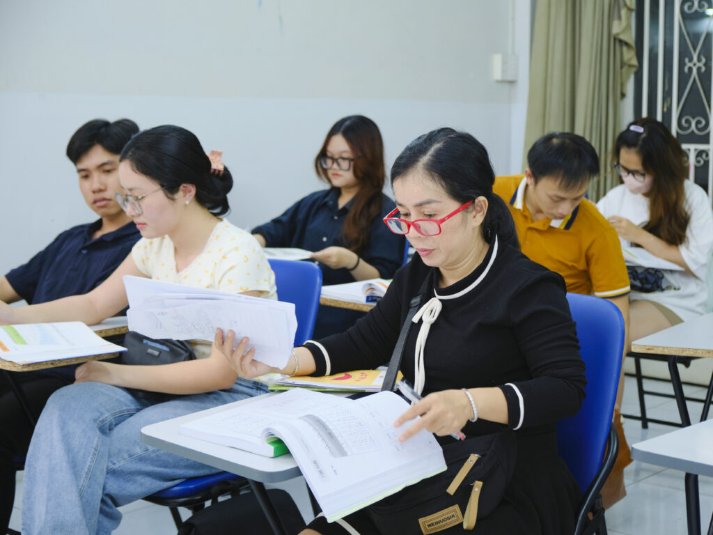 </p><div style="text-align: center;">NewSky - Trung tâm tiếng Hàn hàng đầu quận Tân Phú </div><p>